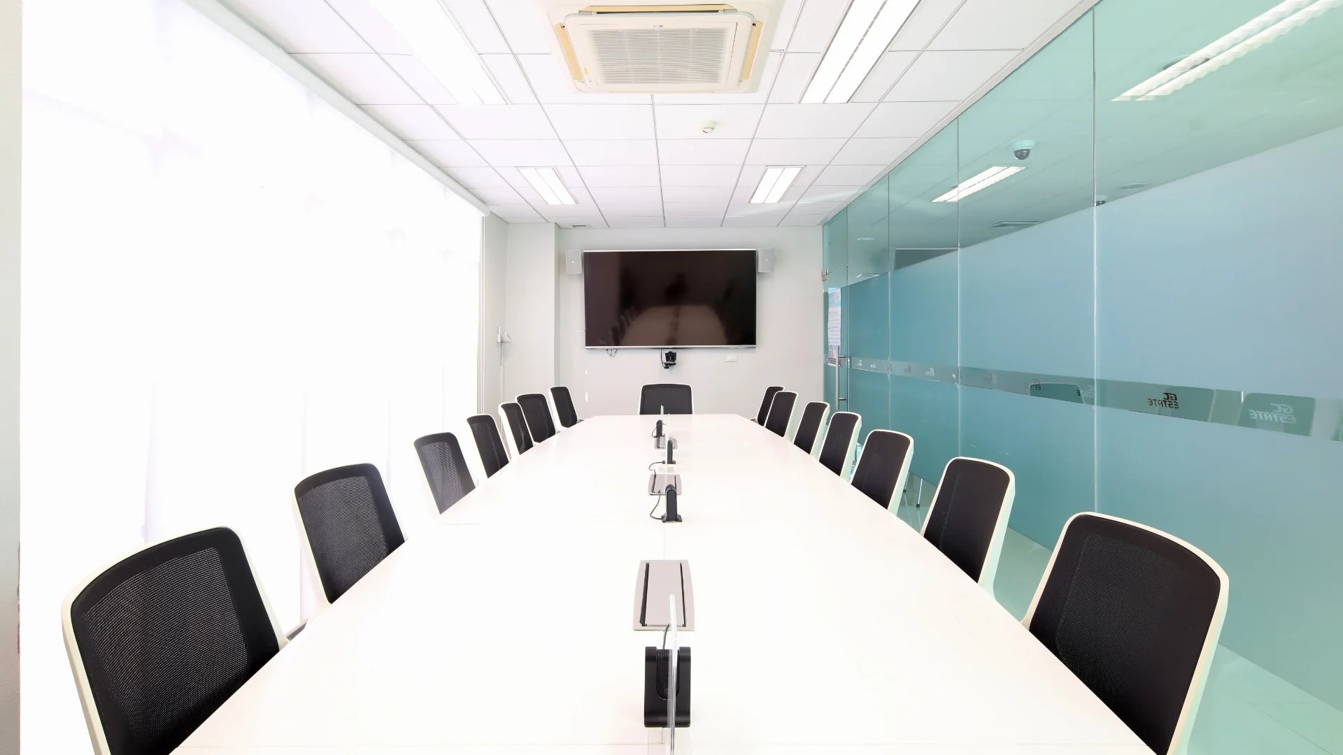 Office space rental & service