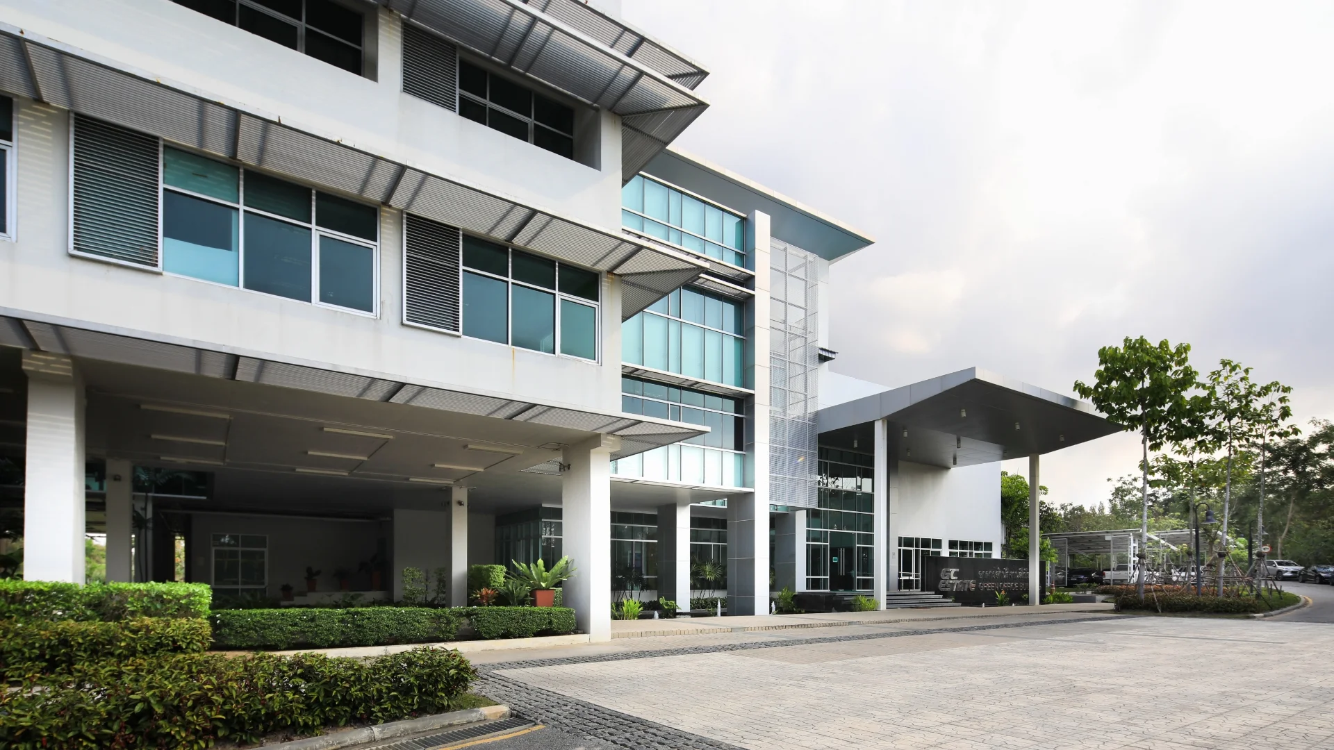 Office space rental & service